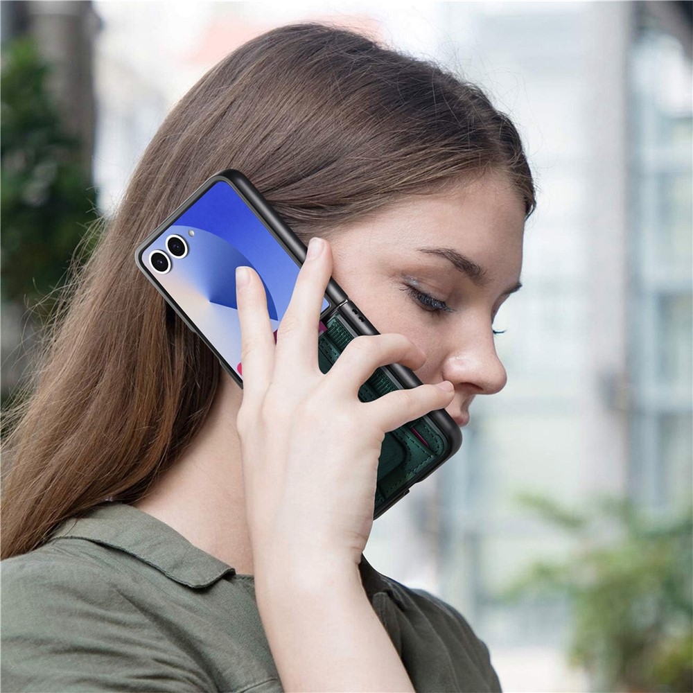 Luxurious plastový kryt s umelou kožou na Samsung Galaxy Z Flip7 5G - zelený