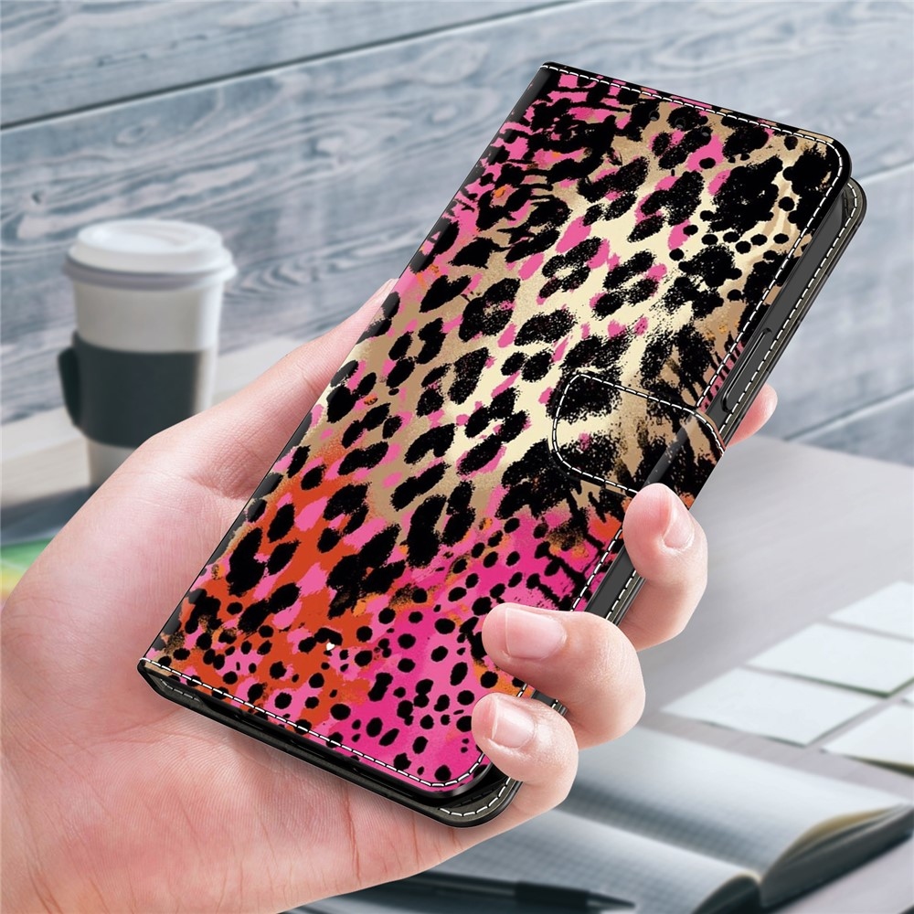 Firmly knižkové púzdro na Samsung Galaxy A17 5G/A26 5G - čierne a ružové škvrny