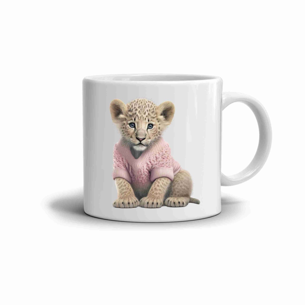 Biely keramický hrnček 330ml s obrázkom - levíča vo svetri