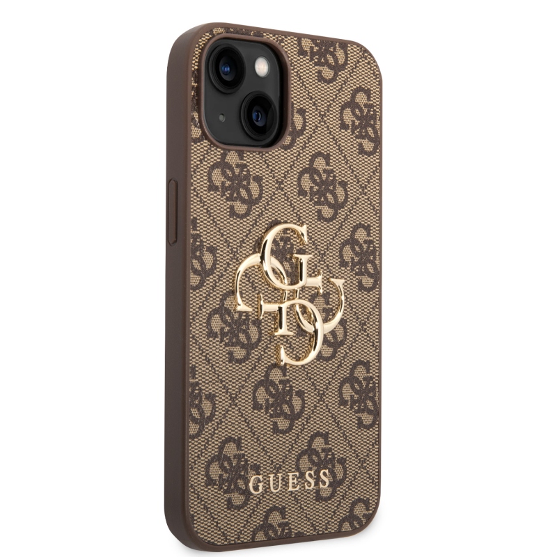 Guess PU 4G Metal Logo Zadný Kryt pre iPhone 15 Plus Brown