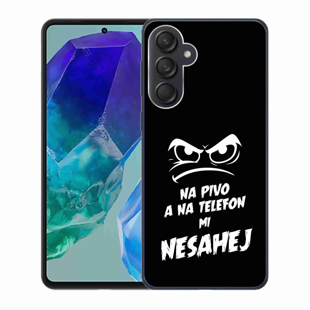 Gélový kryt mmCase na Samsung Galaxy M55 5G - pivný motív 2 čierne pozadie