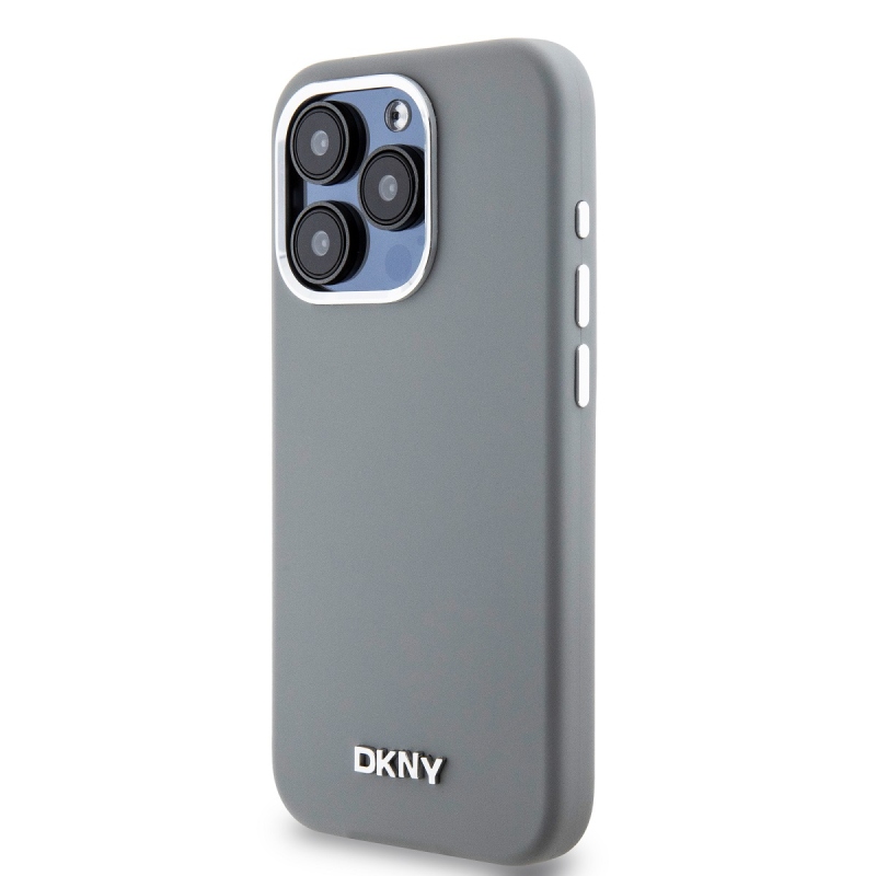 DKNY Liquid Silicone Silver Metal Logo Magsafe Zadný Kryt pre iPhone 15 Pro Grey