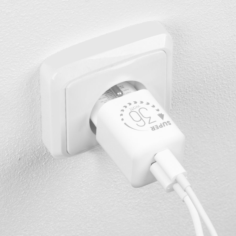 OBAL:ME GaN Cestovná Nabíjačka USB-A + USB-C 36W White
