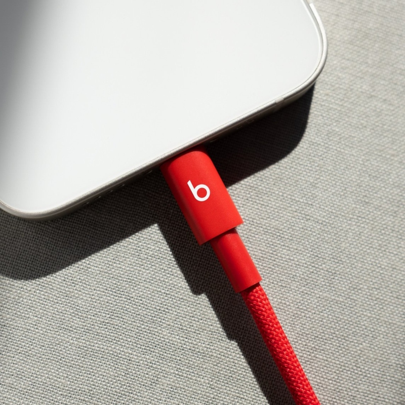 MFEH4ZM/A Dátový kábel Apple Beats USB-C/Lightning 1,5 m červený
