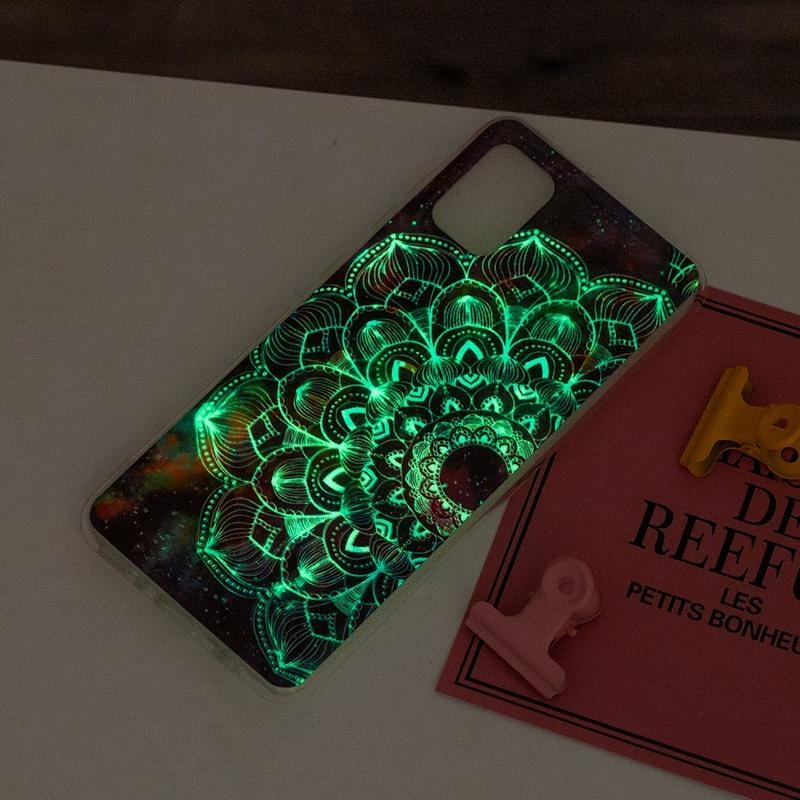 Noctilucent gélový obal na mobil Samsung Galaxy A31 - farebný kvet mandala