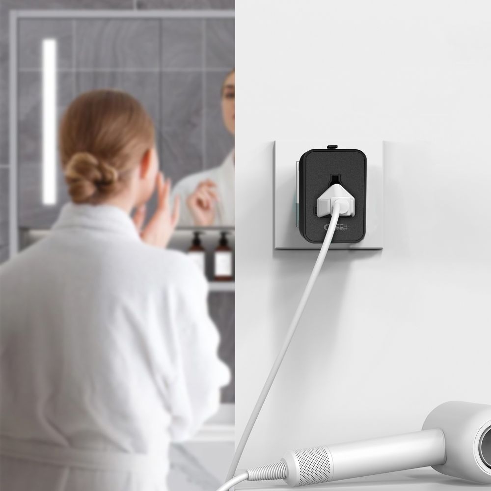 Tech-Protect TA300 univerzálny cestovný adaptér EU/UK/US/AU