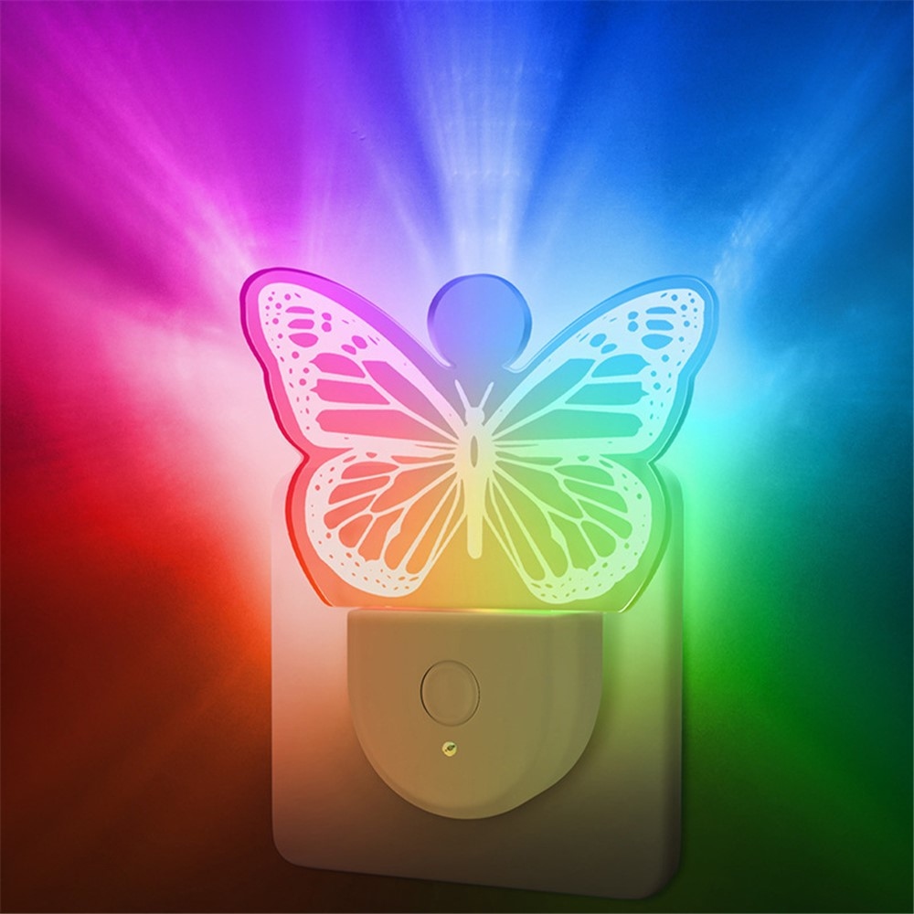 Detské nočné LED svetlo do zásuvky so senzorom - motýľ