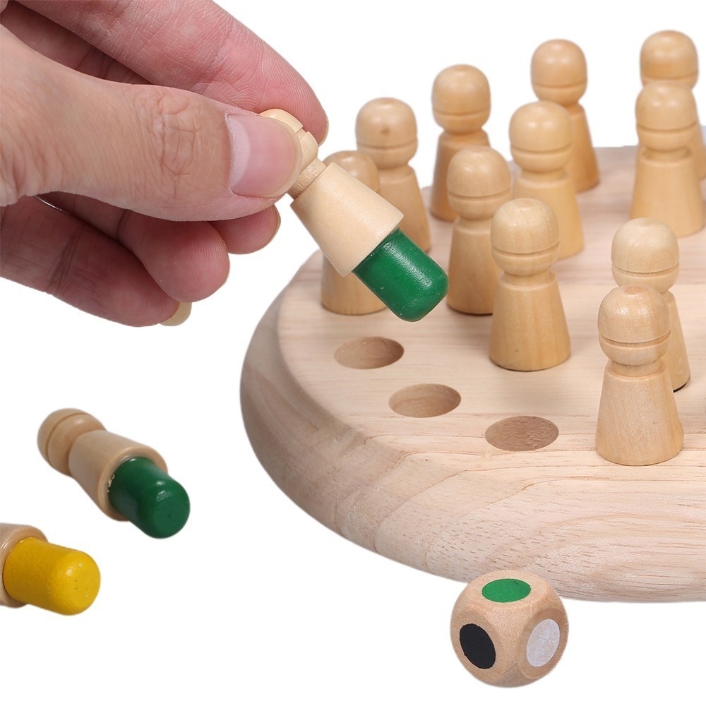 Logická drevená hra s farebnými štipcami pre tréning pamäte