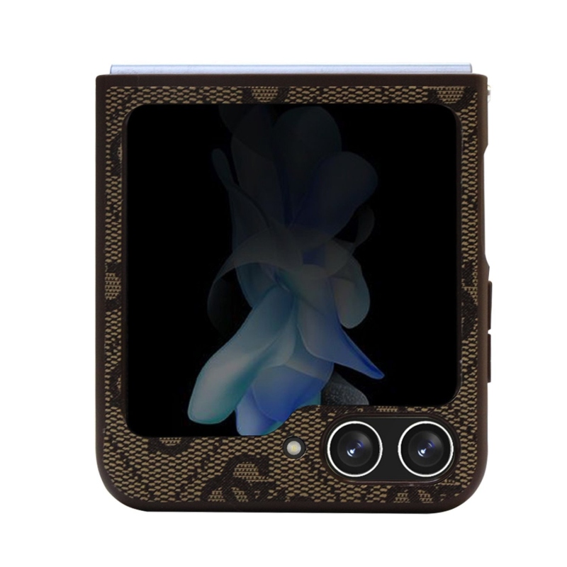 Guess 4G PU Leather Triangle Zadný Kryt pre Samsung Galaxy Z Flip 5 Brown