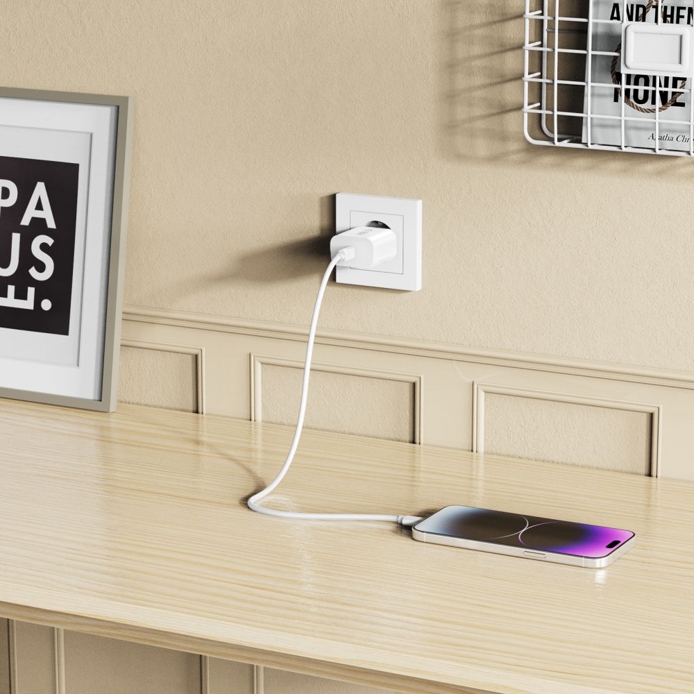 Tech-Protect NC20W sieťová nabíjačka PD 20W + Lightning/USB-C kábel – biela