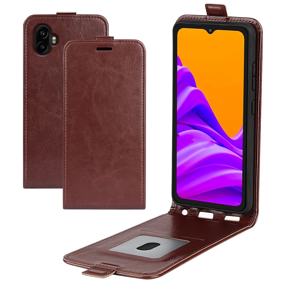 Vertical knižkové púzdro na Samsung Galaxy Xcover 7 Pro - hnedé