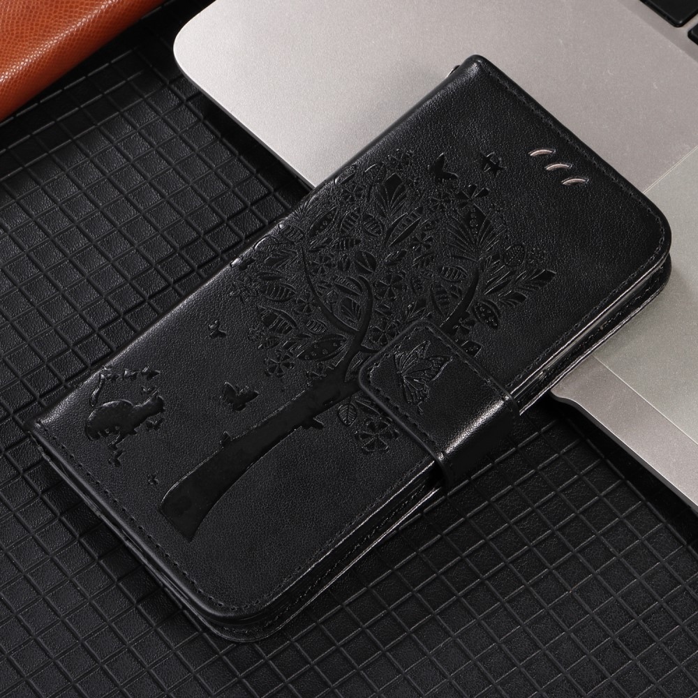 Trees knižkové púzdro na Xiaomi Redmi A5 (173.45x79.35x8.45mm) - čierne